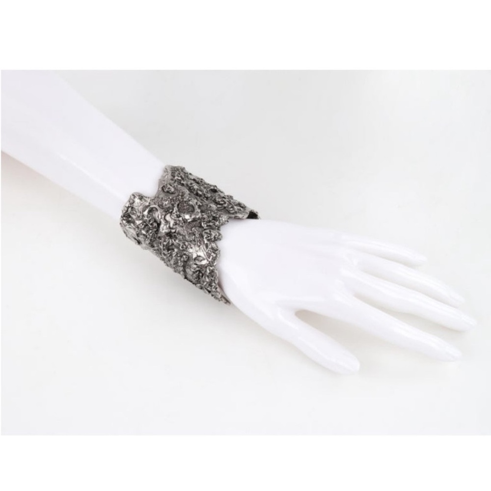 Alexander McQueen Cuff Bracelet - Picture 5 of 15